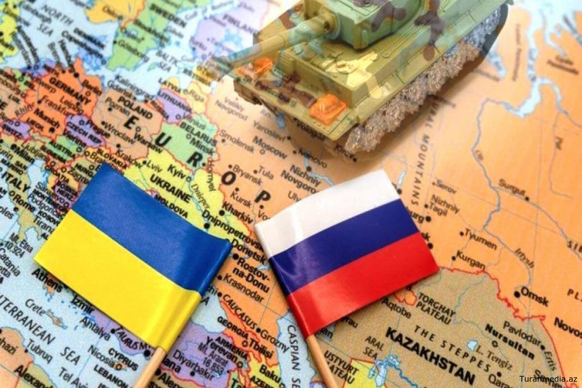 Умеров передал Мединскому документ с украинскими условиями по прекращению огня