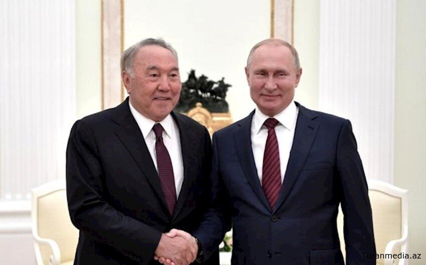 Путин в Кремле встретился с Назарбаевым