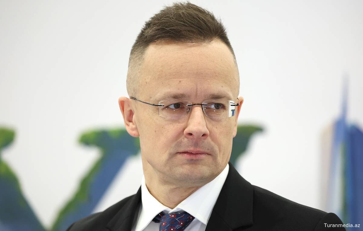Глава МИД Венгрии призвал ЕС не мешать российско-украинским переговорам в Стамбуле