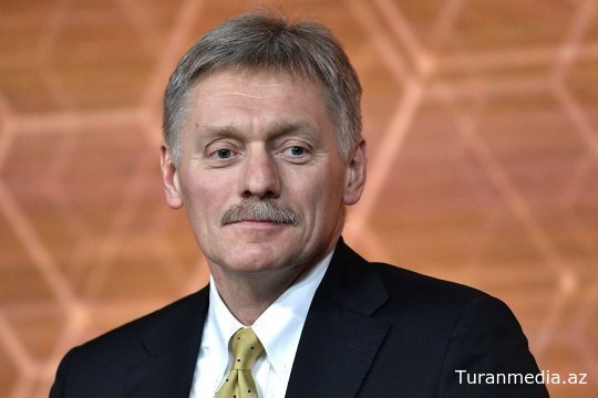 Песков: Встреча Путина, Трампа и Зеленского в ближайшее время вряд ли возможна