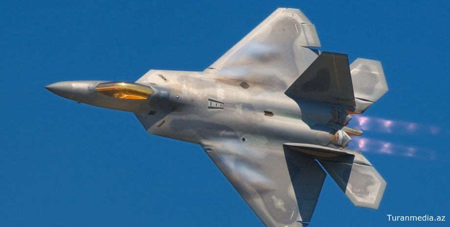 ВВС США начали переброску эскадрильи истребителей F-22 Raptor