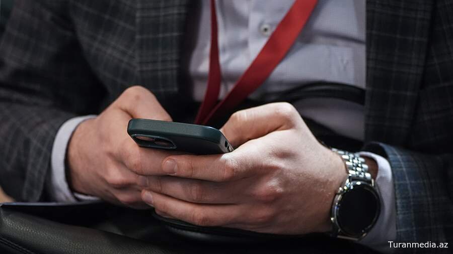 В WhatsApp сообщили о введении рекламы и платных подписок на каналы