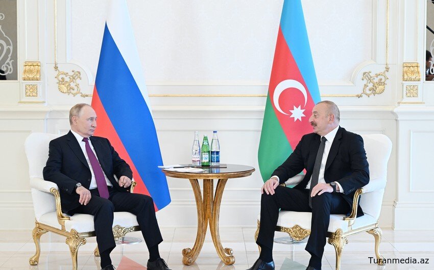 Президент Азербайджана поздравил Владимира Путина