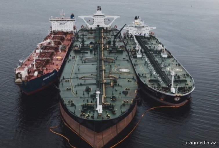 Евросоюз разрешил задерживать танкеры с российской нефтью в Средиземном море